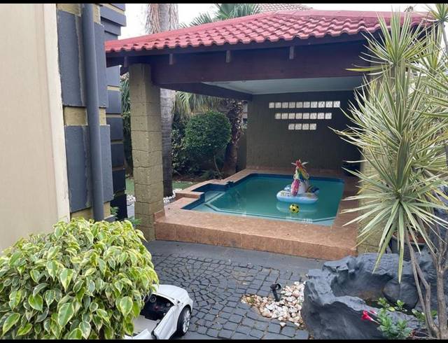 3 BEDROOM HOUSE FOR SALE IN WILLOWBROOK